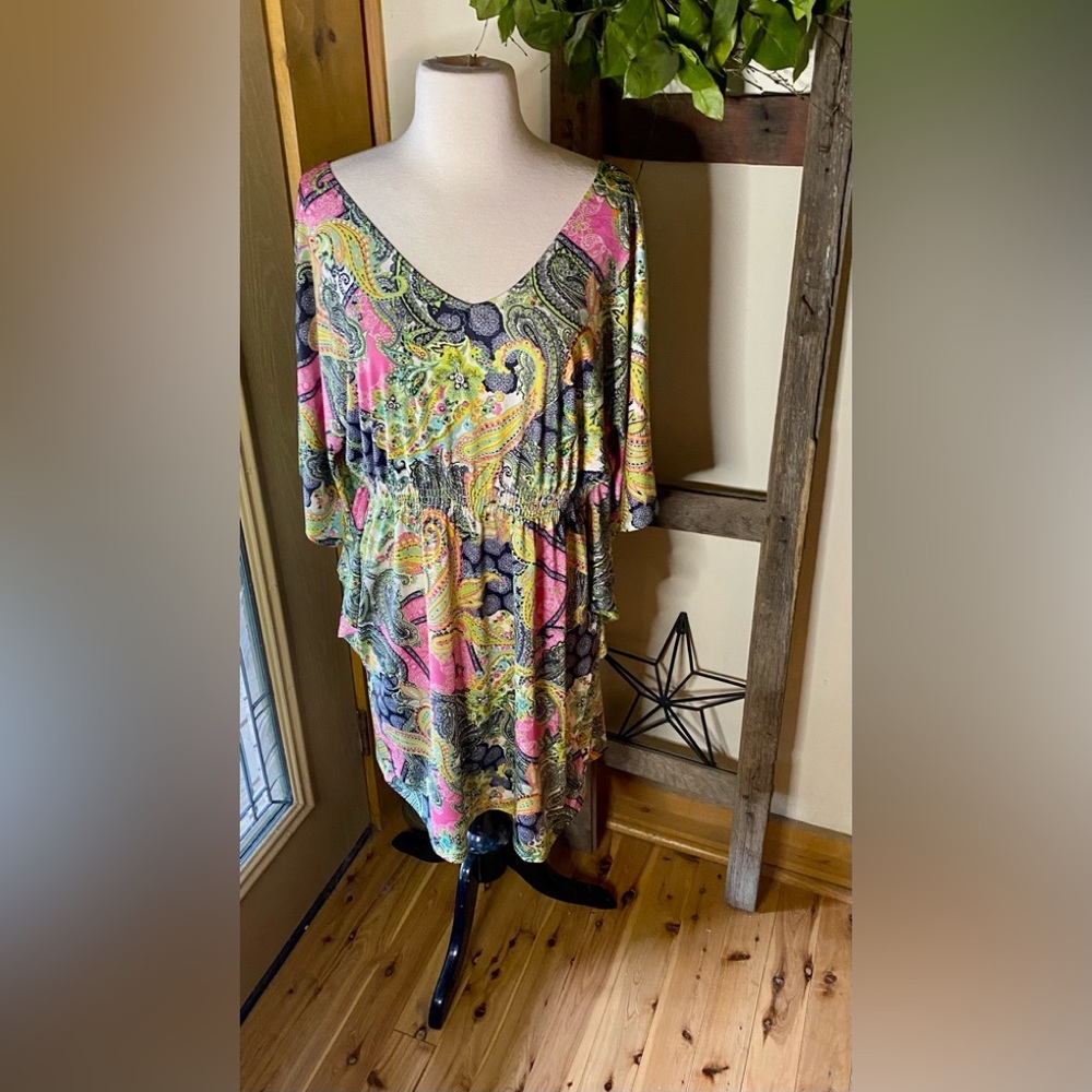 💥Isle Apparel Batwing Sleeve Paisley Smocked Waist Dress💥 NWT